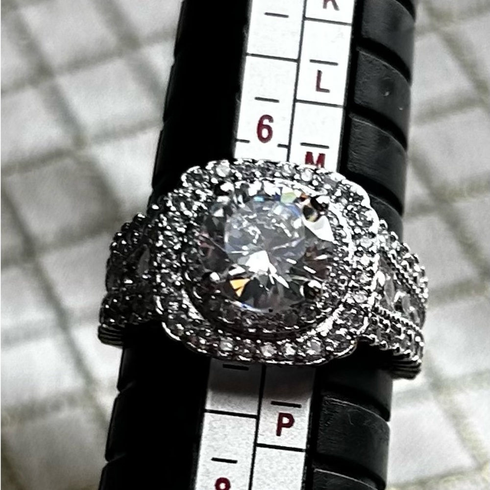 New Silver tone Ring with Clear Gemstones